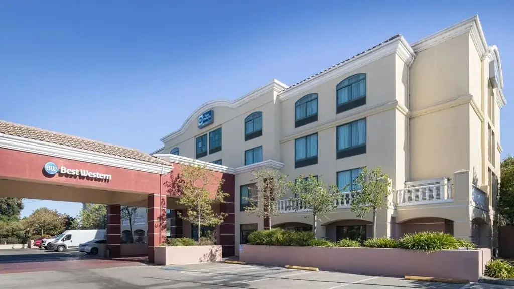 Best Western Plus Inn & Suites