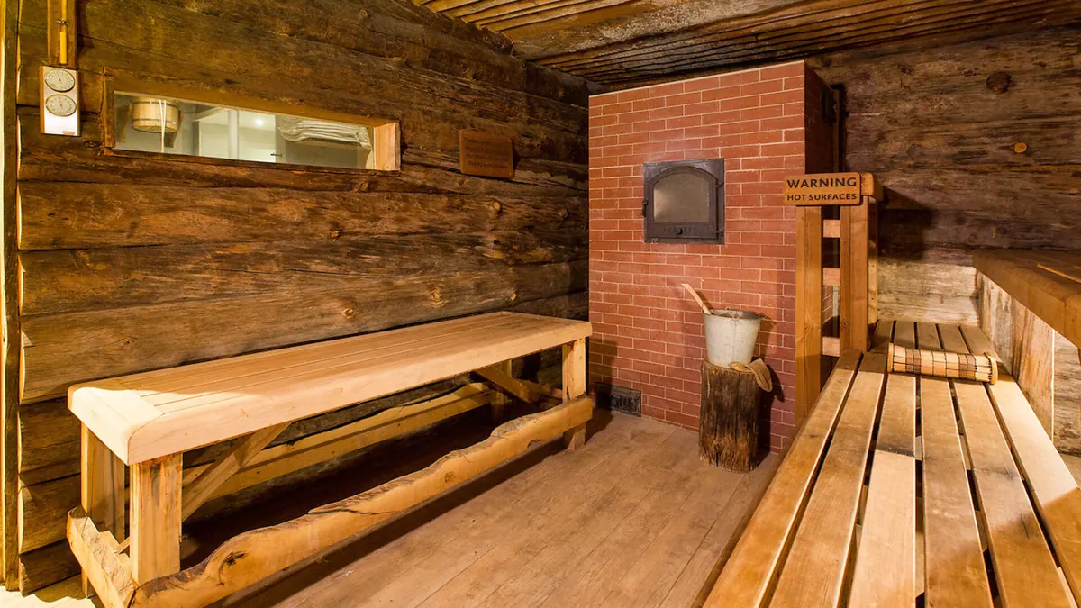 Banya No.1: the sauna