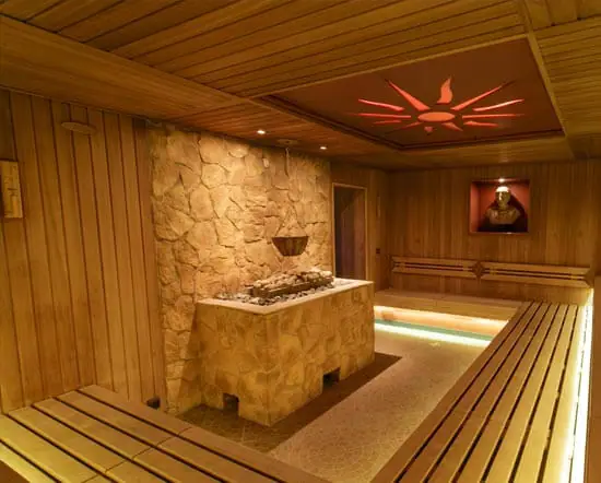 Pałac Saturna · Termy Rzymskie: the spa