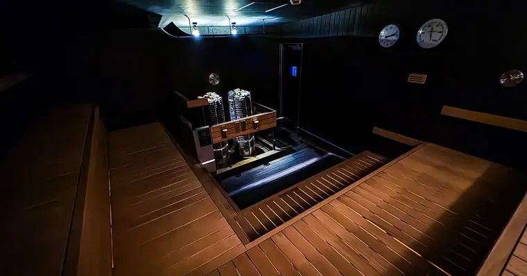 Shinagawa Sauna (泊まれるサウナ屋さん 品川サウナ): the sauna